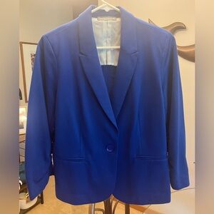 $80 Olivia Moon Royal Blue Knit Blazer w/pockets and scrunch sleeves. Sz Medium